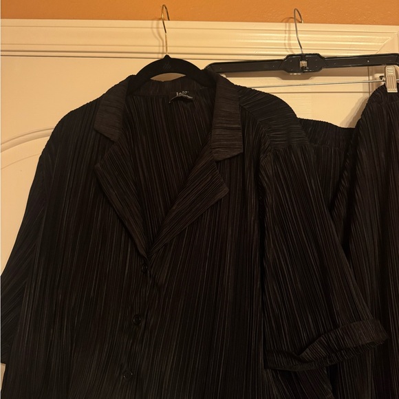 DRESSED IN LALA: Cést la Vie Plissé Skirt Set in Black - Picture 3 of 3